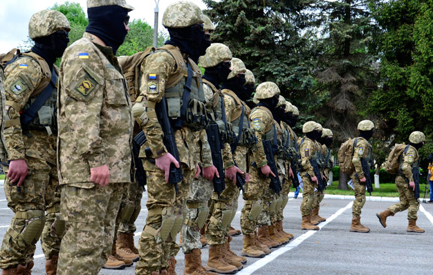 Первый набор проходил подготовку на базе 8-го отдельного полка специального назначения Вооруженных Сил Украины